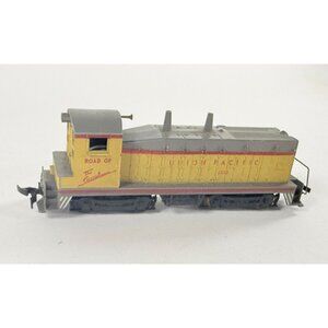 Revell HO Scale 1957 Union Pacific UP Switcher Diesel Locomotive Vintage As Is